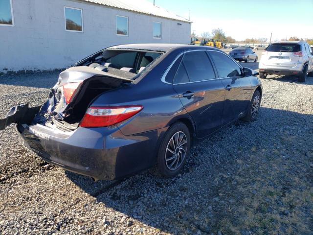 4T1BF1FKXGU585299 - 2016 TOYOTA CAMRY LE BLUE photo 3