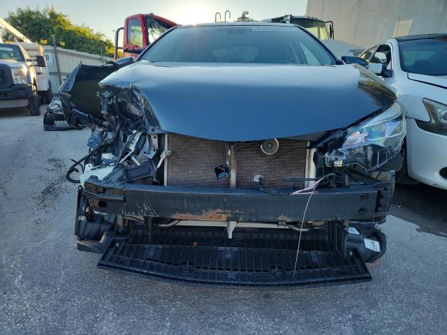 5YFBURHE9JP809392 - 2018 TOYOTA COROLLA L BLUE photo 5