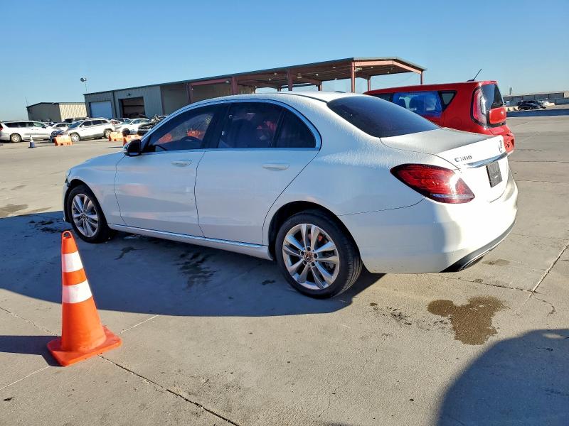 55SWF8EB0KU316650 - 2019 MERCEDES-BENZ C 300 4MATIC WHITE photo 2