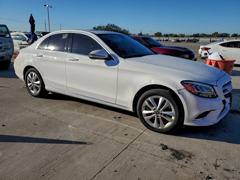 55SWF8EB0KU316650 - 2019 MERCEDES-BENZ C 300 4MATIC WHITE photo 4