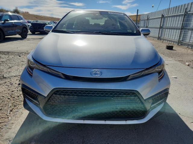 JTDS4MCE8N3502496 - 2022 TOYOTA COROLLA SE SILVER photo 5