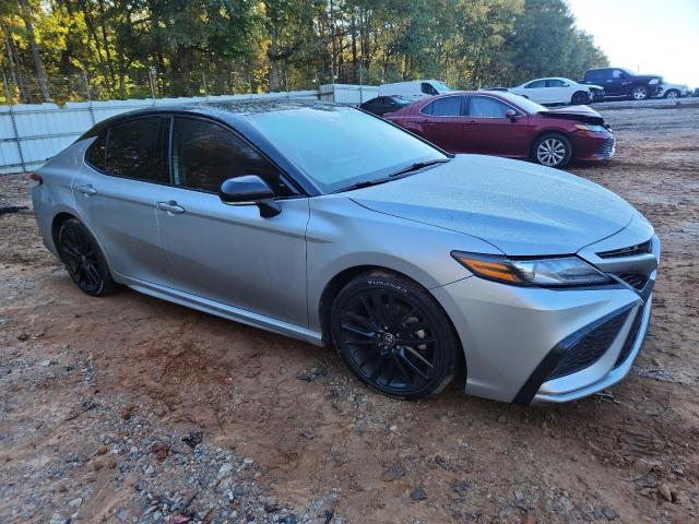 4T1K61AK8NU011966 - 2022 TOYOTA CAMRY XSE 银色 照片 4