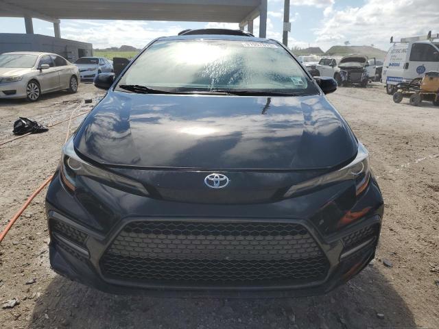 5YFP4RCE1LP014076 - 2020 TOYOTA COROLLA SE BLACK photo 5