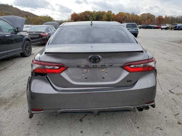 4T1G11AK5NU635941 - 2022 TOYOTA CAMRY SE Сұр фото 6