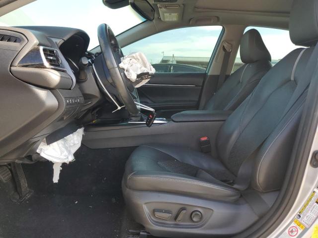 4T1BZ1HKXJU004587 - 2018 TOYOTA CAMRY XSE SILVER photo 7