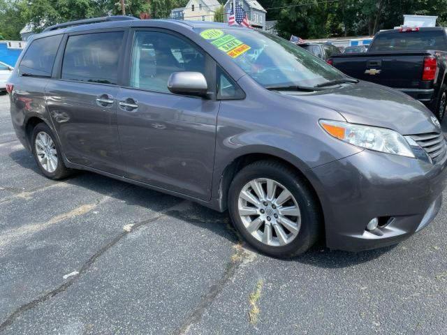 2015 TOYOTA SIENNA XLE, 