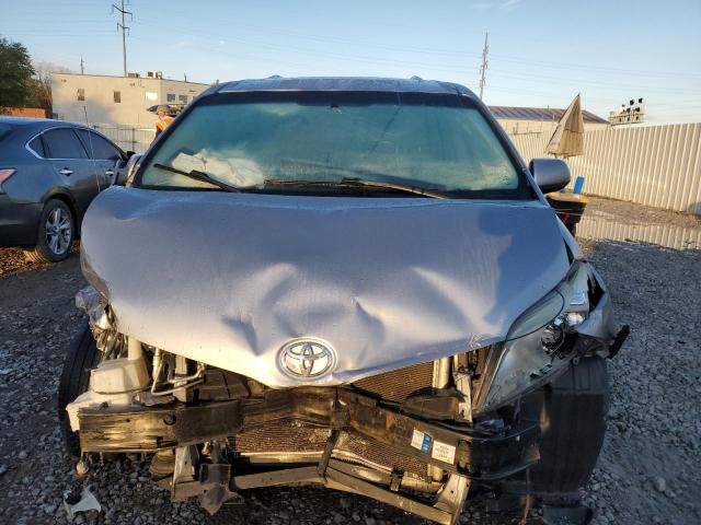 5TDYK3DC0DS334972 - 2013 TOYOTA SIENNA XLE SILVER photo 5