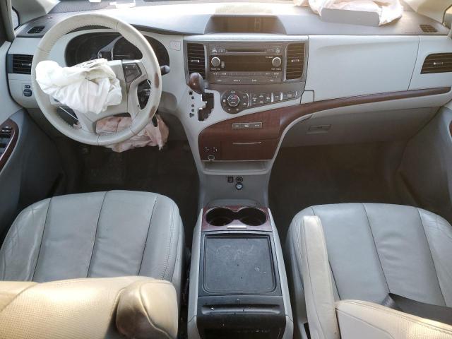 5TDYK3DC0DS334972 - 2013 TOYOTA SIENNA XLE SILVER photo 8