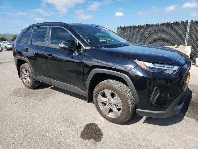 2T3W1RFV3SC310657 - 2025 TOYOTA RAV4 XLE 黑色 照片 4