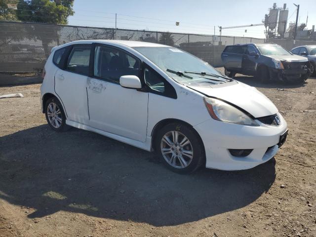 JHMGE88609S060321 - 2009 HONDA FIT SPORT WHITE photo 4