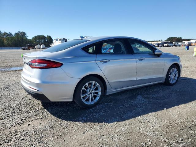 3FA6P0H72KR190304 - 2019 FORD FUSION SE Argent photo 3