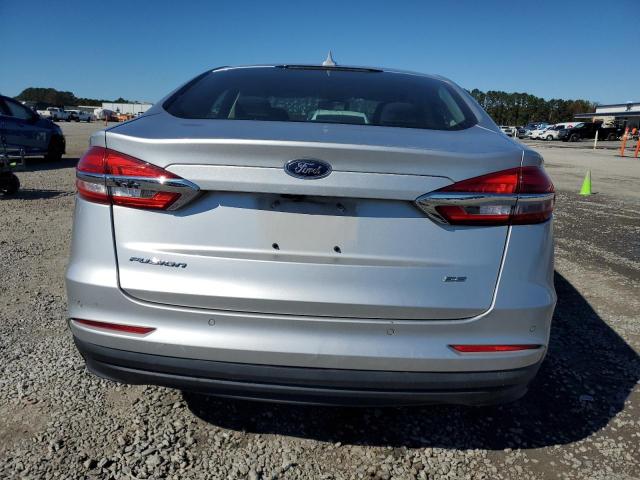 3FA6P0H72KR190304 - 2019 FORD FUSION SE Argent photo 6