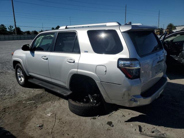 JTEZU5JR7G5124121 - 2016 TOYOTA 4RUNNER SR5 Сріблястий фото 2