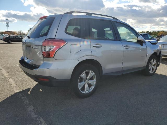 JF2SJADC3GH415746 - 2016 SUBARU FORESTER 2.5I PREMIUM SILVER photo 3