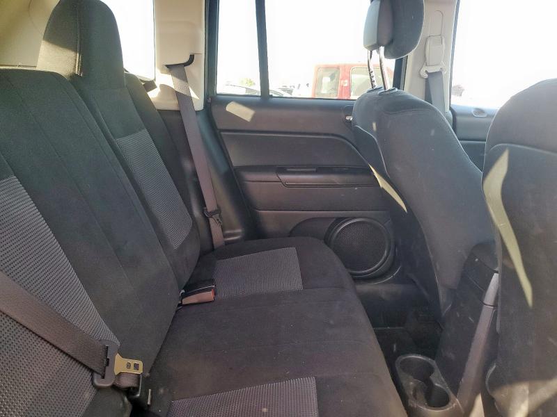 1C4NJCBAXHD146677 - 2017 JEEP COMPASS SPORT GRAY photo 10