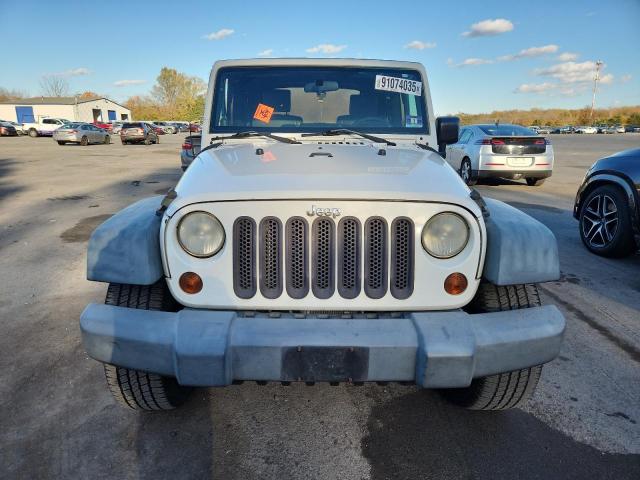 1J4FA24189L709951 - 2009 JEEP WRANGLER X WHITE photo 5
