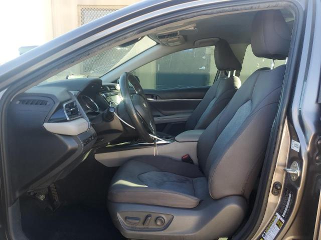 4T1C11AK8LU986385 - 2020 TOYOTA CAMRY LE GRAY photo 7