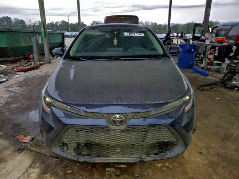 5YFEPMAEXNP387480 - 2022 TOYOTA COROLLA LE ლურჯი ფოტო 5