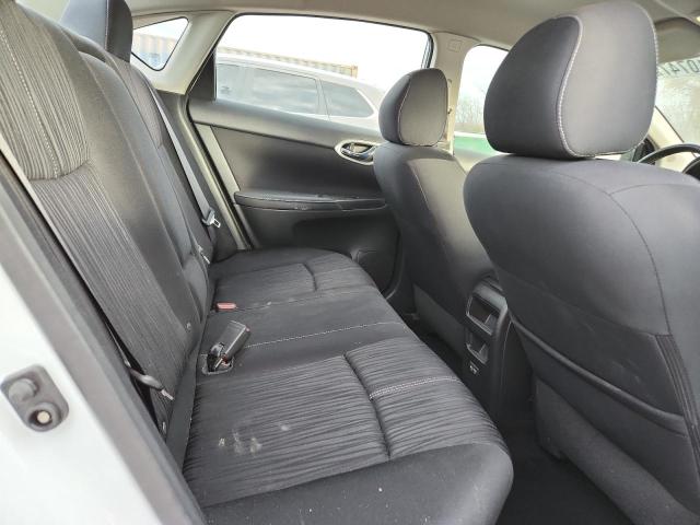 3N1AB7AP7JY324091 - 2018 NISSAN SENTRA S WHITE photo 10