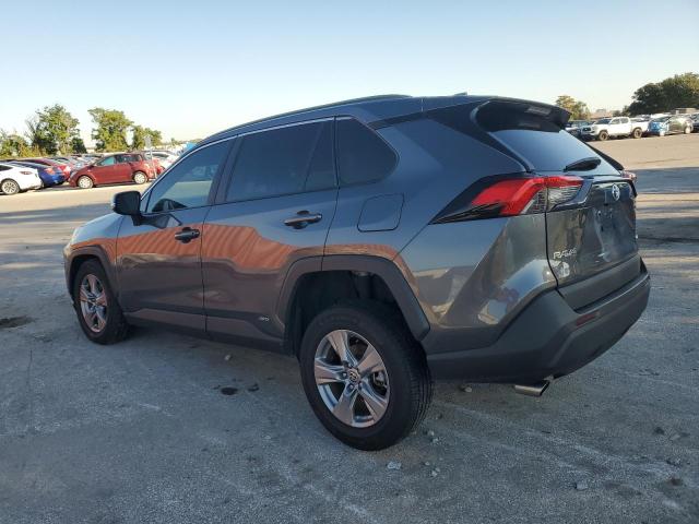 4T3RWRFV9NU064408 - 2022 TOYOTA RAV4 XLE GRAY photo 2