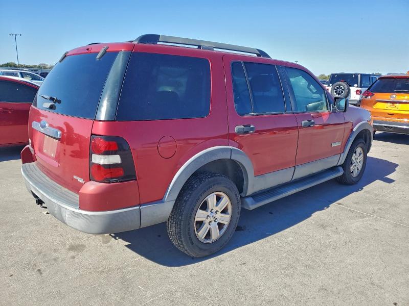 1FMEU73E16UB45166 - 2006 FORD EXPLORER XLT RED photo 3