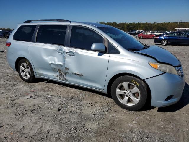 5TDKK3DC3GS739086 - 2016 TOYOTA SIENNA LE BLUE photo 4