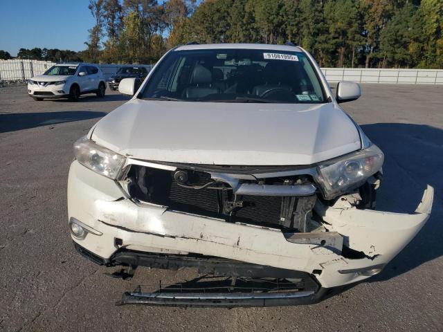5TDBK3EH4BS064321 - 2011 TOYOTA HIGHLANDER BASE თეთრი ფოტო 5