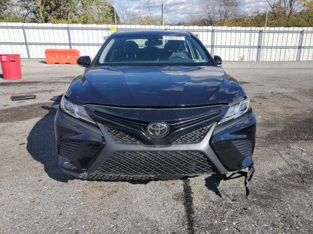 JTNB11HK1J3052069 - 2018 TOYOTA CAMRY L BLACK photo 5