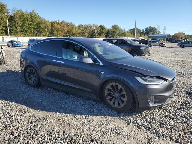 5YJXCBE2XHF056830 - 2017 TESLA MODEL X ნაცრისფერი ფოტო 4
