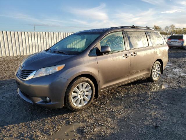 2013 TOYOTA SIENNA XLE, 