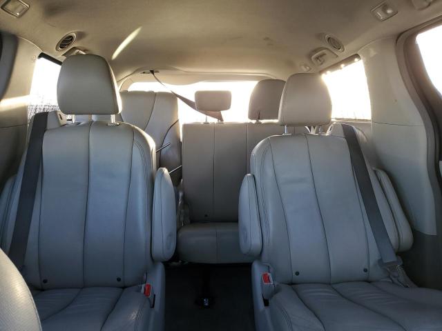 5TDDK3DCXDS059030 - 2013 TOYOTA SIENNA XLE 银色 照片 10