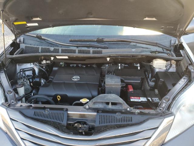 5TDDK3DCXDS059030 - 2013 TOYOTA SIENNA XLE 银色 照片 12