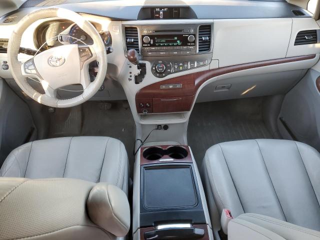 5TDDK3DCXDS059030 - 2013 TOYOTA SIENNA XLE 银色 照片 8