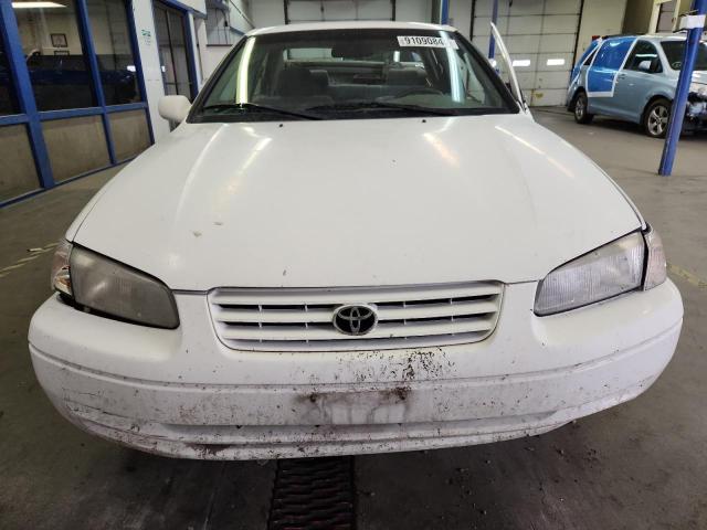 JT2BG22K9X0305644 - 1999 TOYOTA CAMRY LE WHITE photo 5