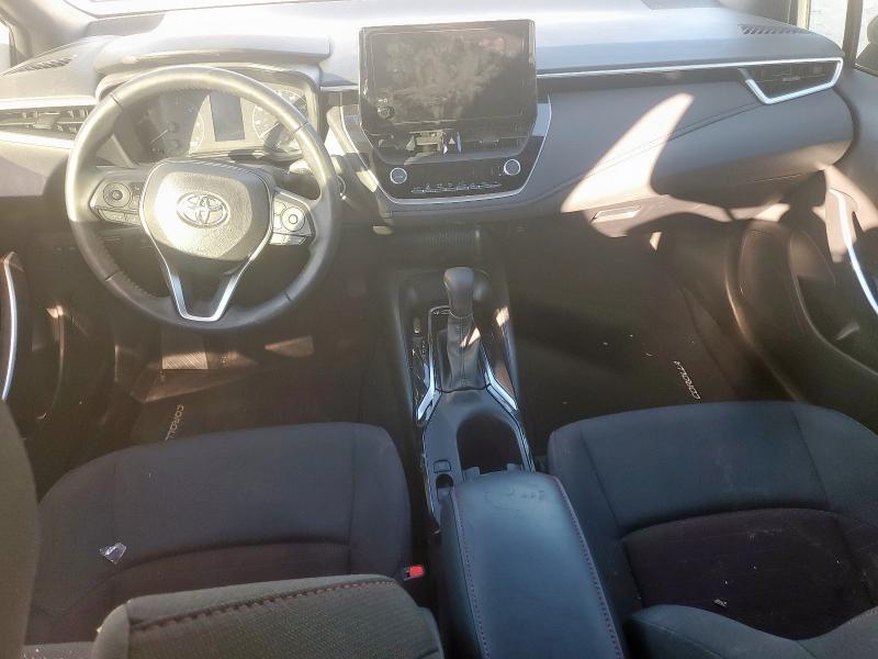 JTDBCMFE4P3026359 - 2023 TOYOTA COROLLA LE Srebrny zdjęcie 8