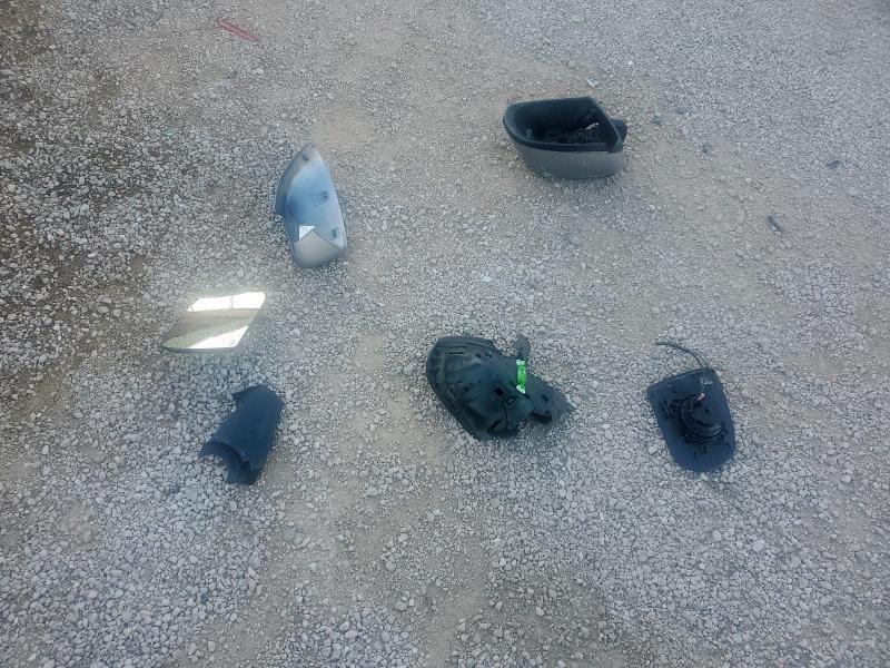 1C4PJLCB1KD240793 - 2019 JEEP CHEROKEE LATITUDE SILVER photo 13