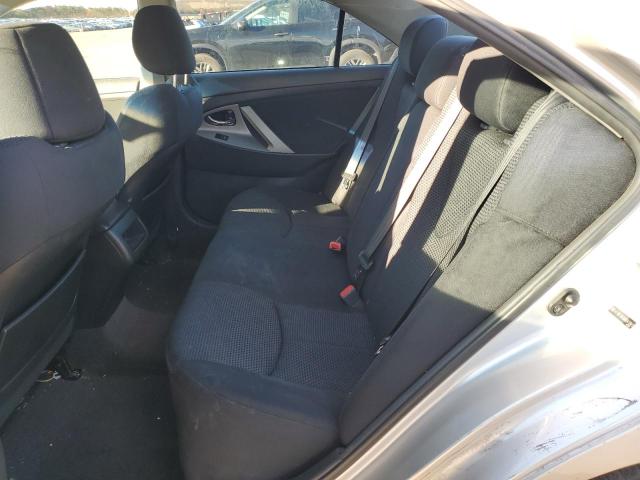 4T1BF3EKXAU041941 - 2010 TOYOTA CAMRY BASE فضي صورة 10