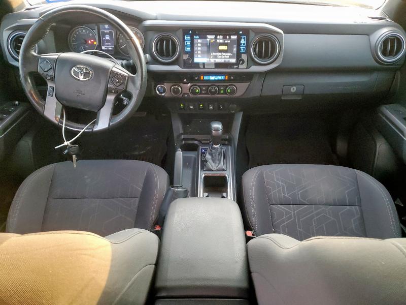 5TFCZ5AN5HX107459 - 2017 TOYOTA TACOMA DOUBLE CAB RED photo 8