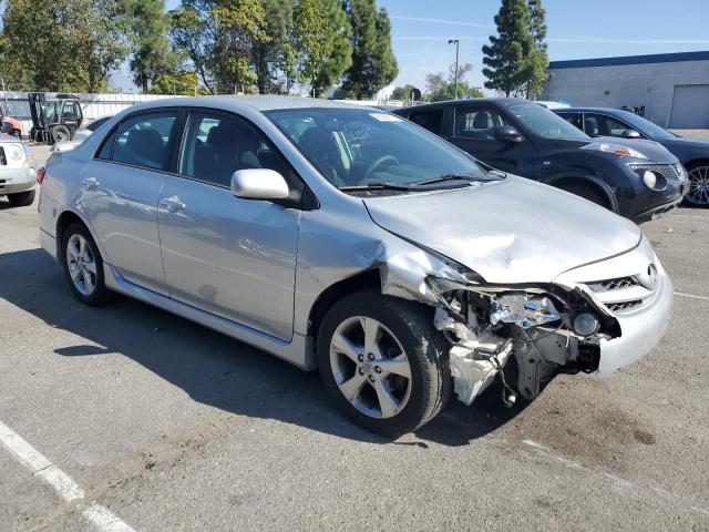 5YFBU4EEXCP060323 - 2012 TOYOTA COROLLA BASE 银色 照片 4