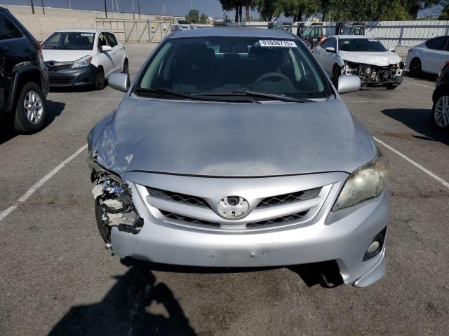 5YFBU4EEXCP060323 - 2012 TOYOTA COROLLA BASE 银色 照片 5