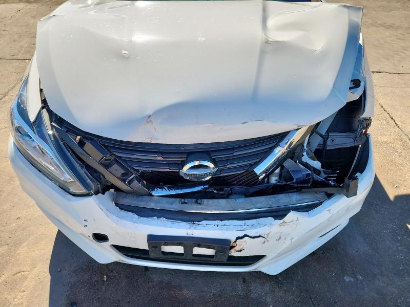 1N4AL3AP0GC218978 - 2016 NISSAN ALTIMA 2.5 WHITE photo 11