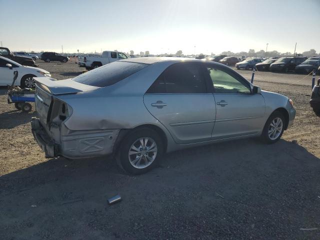 4T1BE32K92U542909 - 2002 TOYOTA CAMRY LE WHITE photo 3