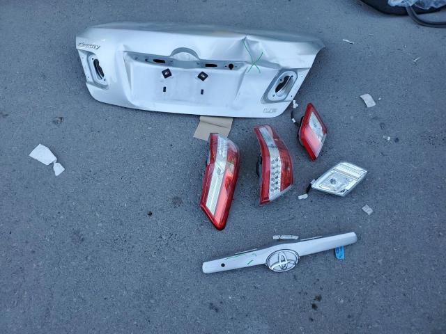 4T4BF3EKXBR113891 - 2011 TOYOTA CAMRY BASE Plata foto 12