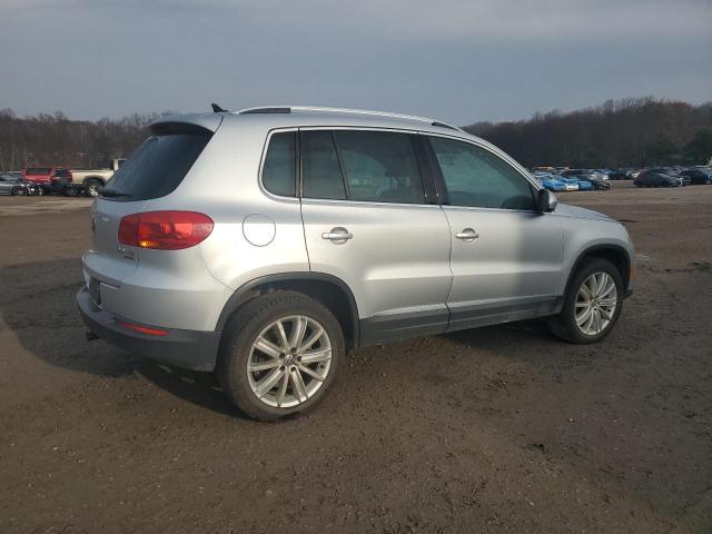 WVGBV7AX8CW560067 - 2012 VOLKSWAGEN TIGUAN S 银色 照片 3
