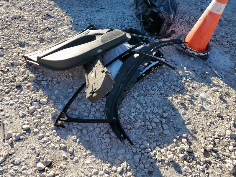 1G4ZP5SZ6JU123531 - 2018 BUICK LACROSSE ESSENCE Gris photo 12