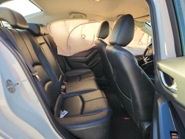 JM1BN1V72H1108342 - 2017 MAZDA 3 TOURING თეთრი ფოტო 10