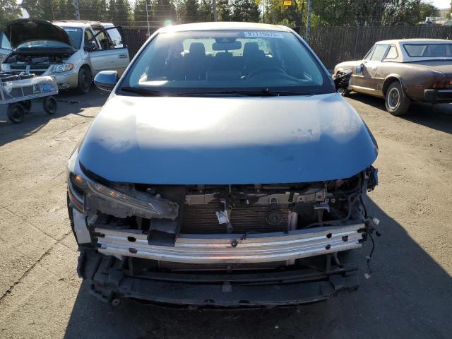 5YFEPRAE5LP021274 - 2020 TOYOTA COROLLA LE BLUE photo 5