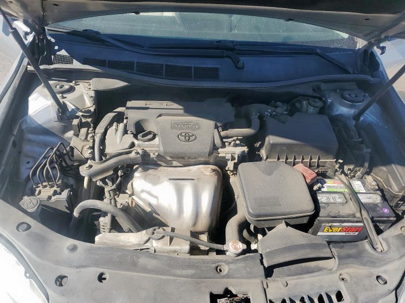 4T1BF1FK3HU643089 - 2017 TOYOTA CAMRY LE فضي صورة 11