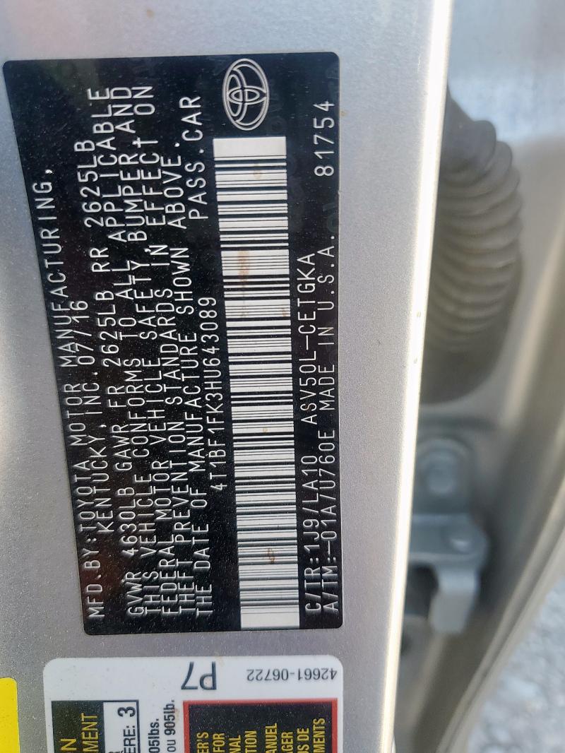 4T1BF1FK3HU643089 - 2017 TOYOTA CAMRY LE فضي صورة 12