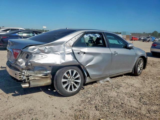 4T1BF1FK3HU643089 - 2017 TOYOTA CAMRY LE فضي صورة 3